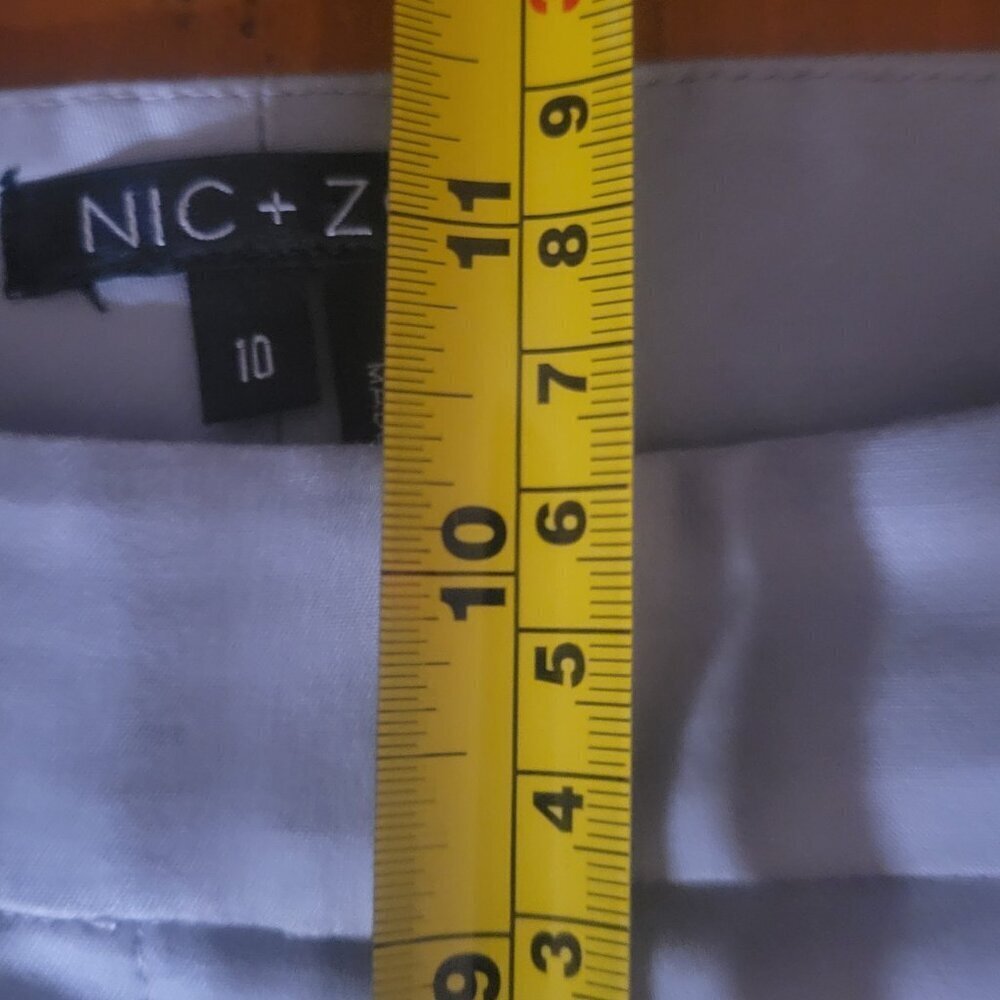 Nic + Zoe Light Gray Flat Front Women's Mid-Rise Straight Leg Pants- Size 10 - Picture 8 of 11
